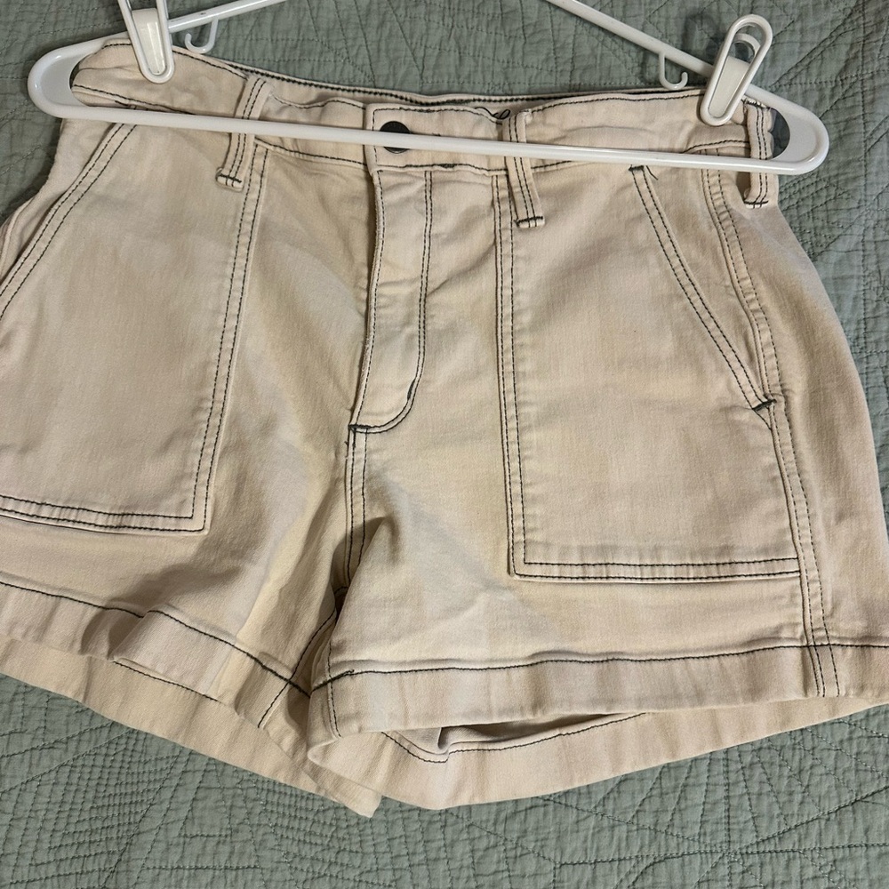 Universal Thread Women's Cream Cargo Shorts